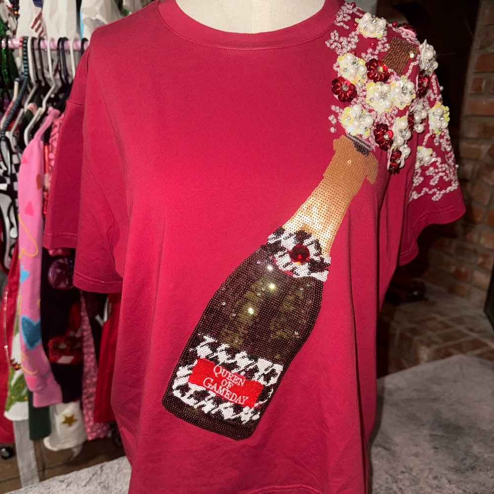 QUEEN OF SPARKLES Red Sequin Bottle Tee